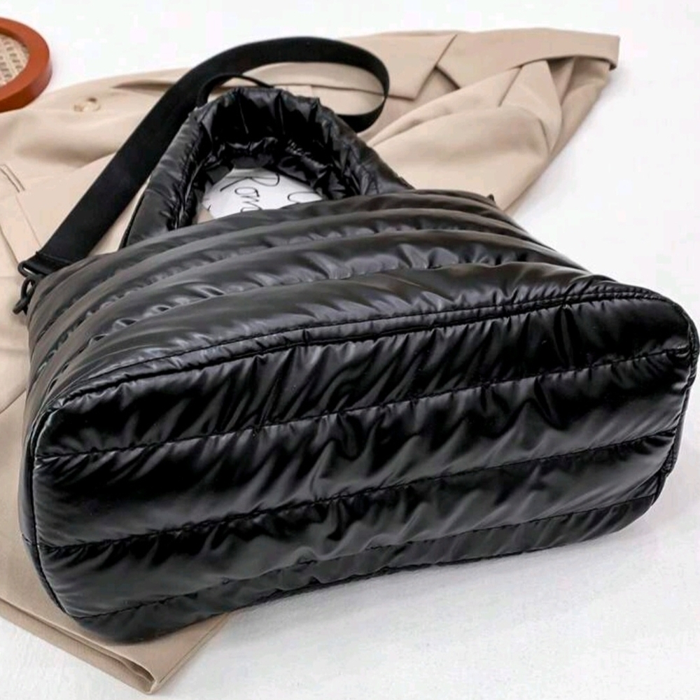 Black Puffer Purse - Picture 3 of 9